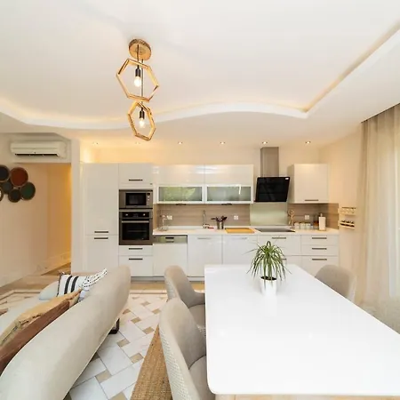 Stunning Central Flat In Alanya With Shared Pool Apartament