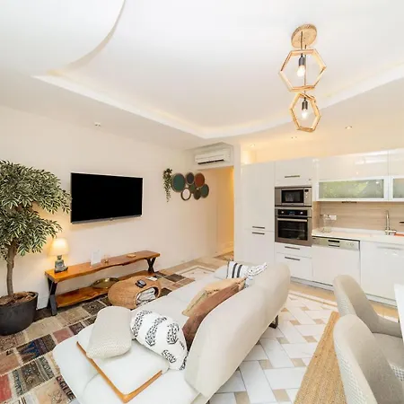 Stunning Central Flat In Alanya With Shared Pool Apartament